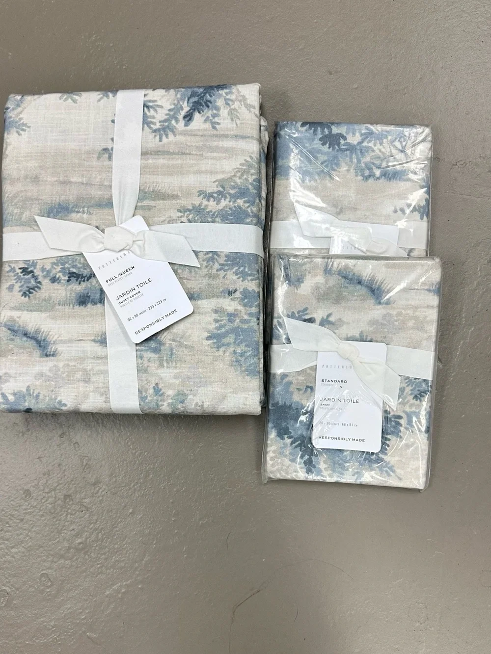 NWT Pottery Barn Jardín Toile duvet cover 2 shams